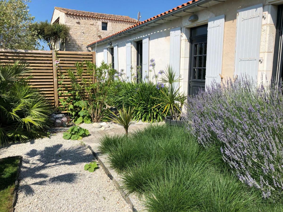 Hotel Vents Et Marees Saint-Pierre-d'Oleron Exterior foto